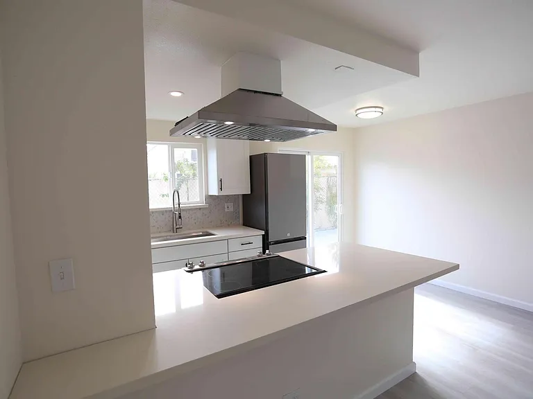 160 N 2nd St #F — Photo 4