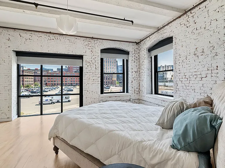 21 Wormwood St #315 — Photo 15