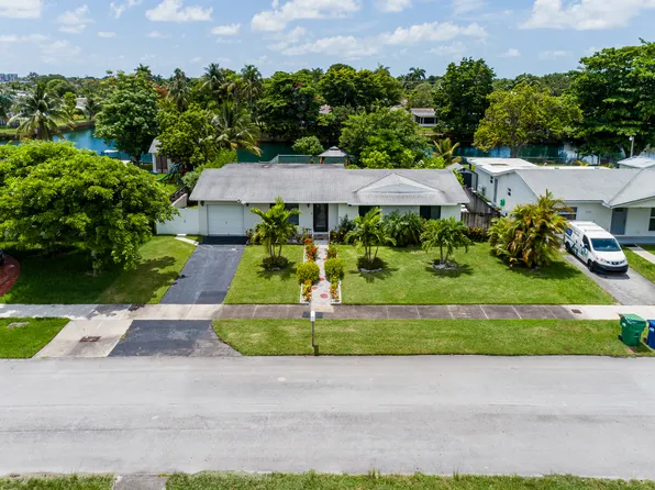 19311 Sterling Dr, Cutler Bay, FL 33157