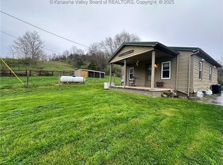 1056 Drift Run Rd, Sandyville, WV 25275