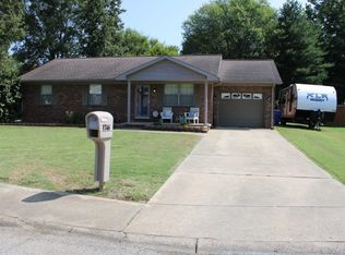 1746 Tomahawk Dr, Boonville, IN 47601