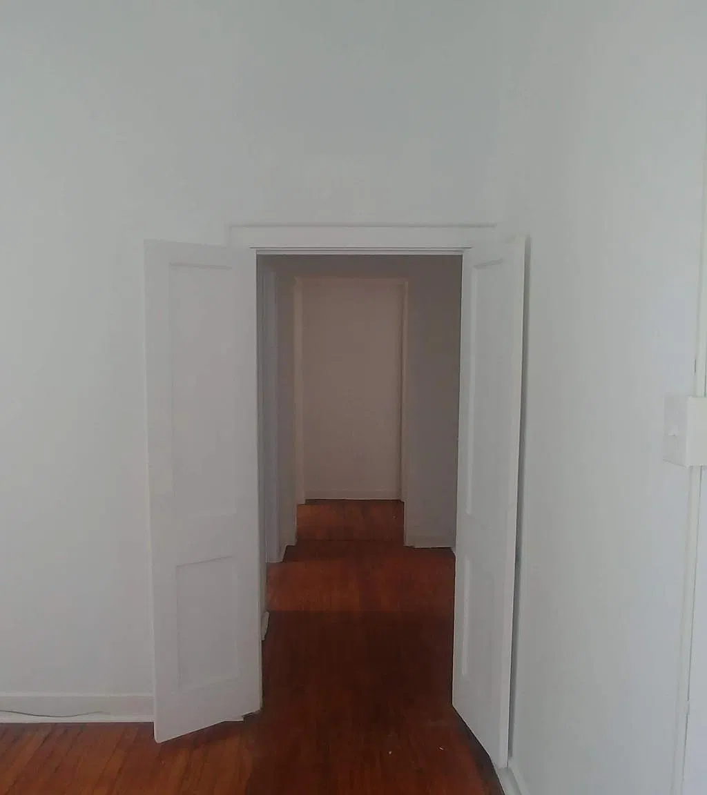 229 W Walnut Ln — Photo 4