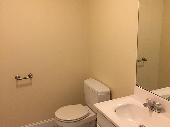 1rst floor bath