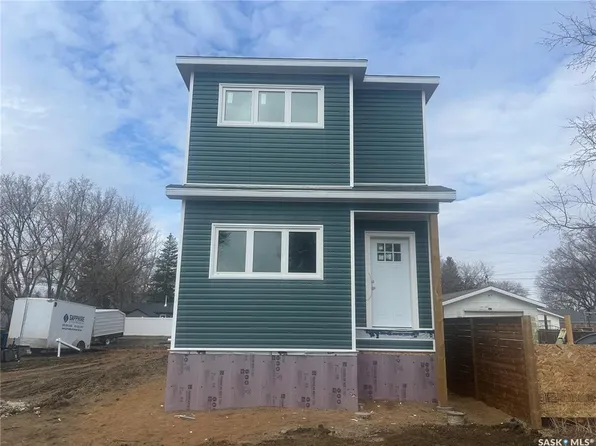 1314 CONNAUGHT AVENUE, Moose Jaw, SK S6H 4B8