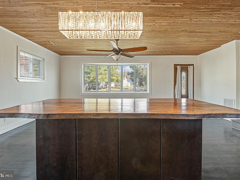 312 N Hammonds Ferry Rd — Photo 21