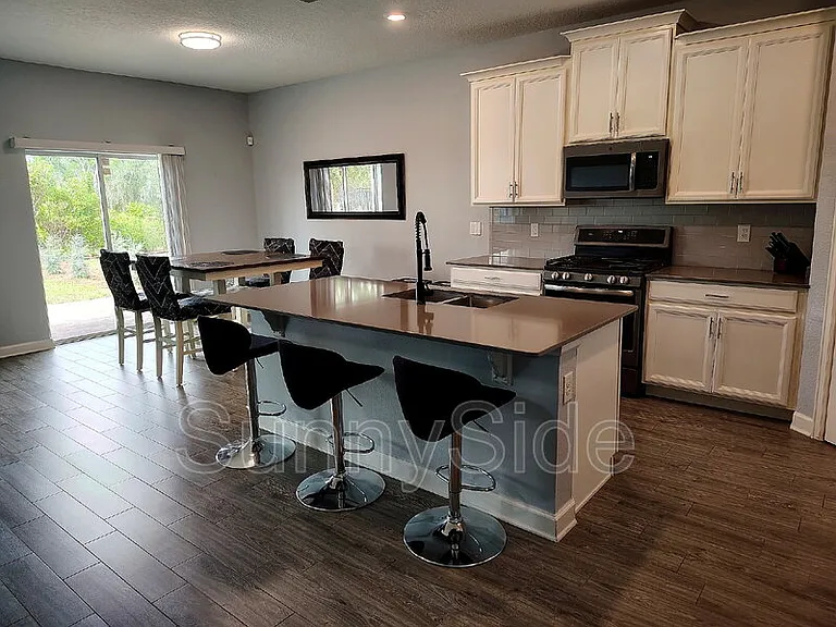 1047 Oak Bluff Dr — Photo 10