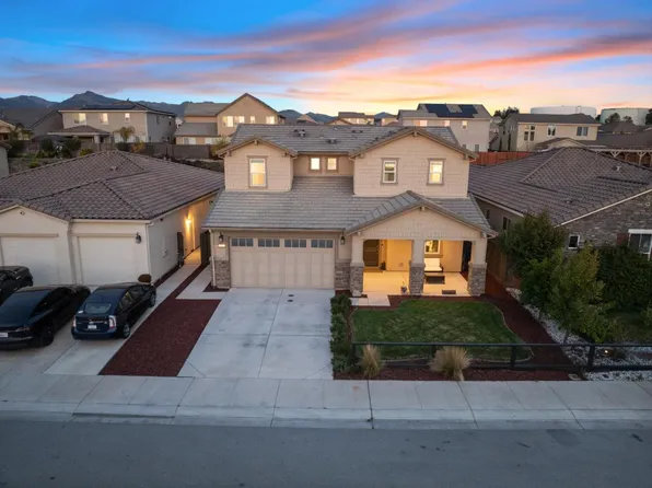 1543 Park Trail Dr, Hollister, CA 95023