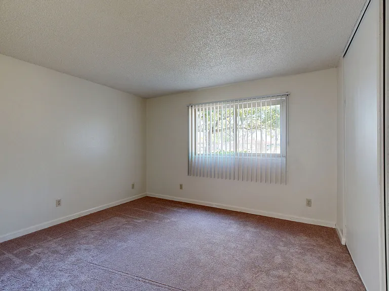 Pointe at Northridge — Photo 26