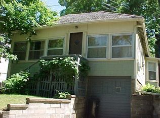 804 Riverside Dr, Waterloo, IA 50703