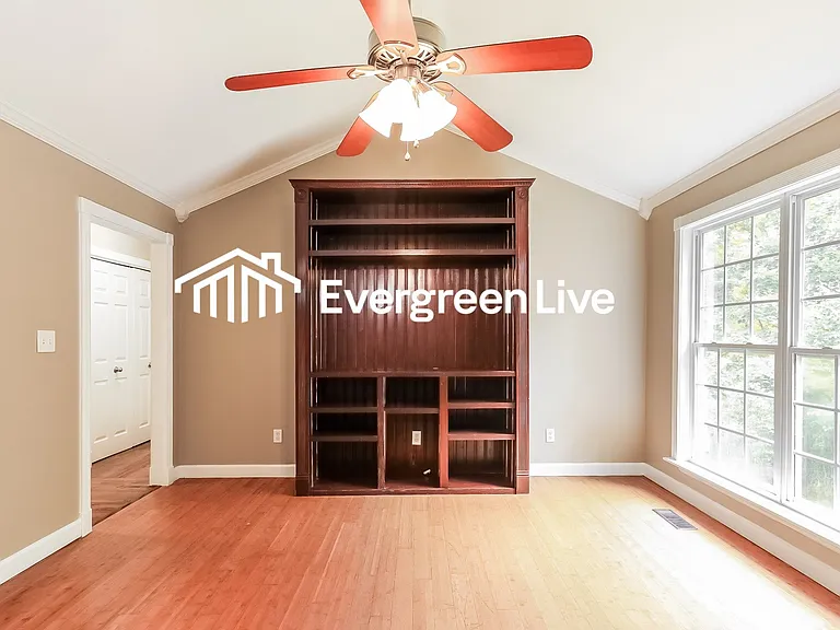 1356 Old Boston Rd — Photo 8