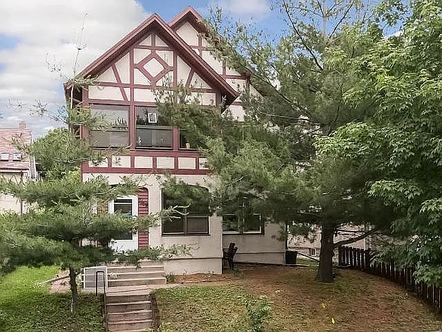 1st image of 2549 Fillmore St NE #2