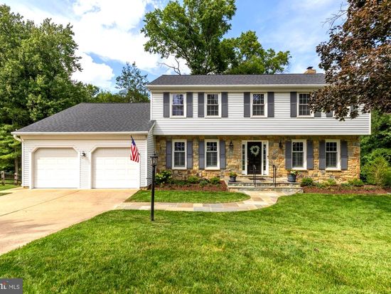 9818 Flintridge Ct, Fairfax, VA 22032