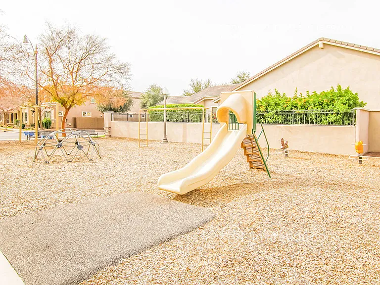 3365 E Constitution Dr — Photo 24