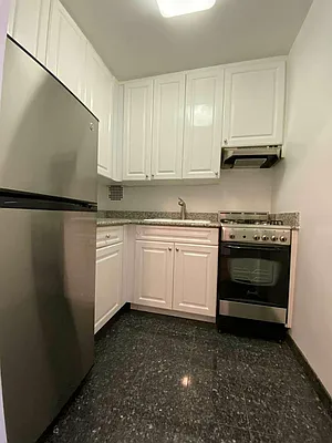 Rented by Bond New York | media 11