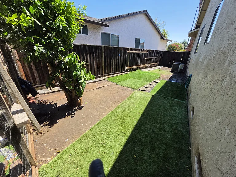 2030 Hayworth Dr — Photo 10