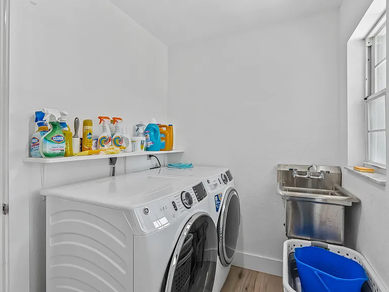 4475 NW 80th Ter — Photo 30