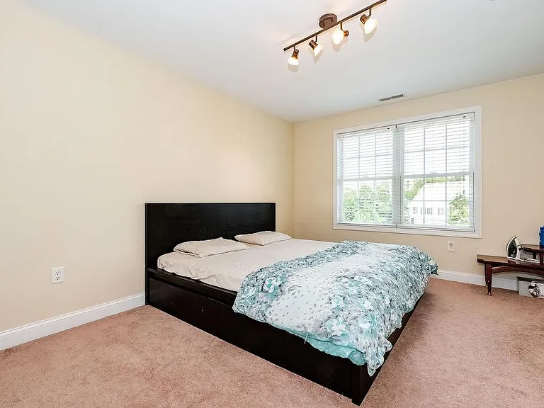 25 Village Dr — Photo 24