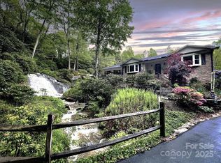 439 Deerhaven Ln, Hendersonville, NC 28791