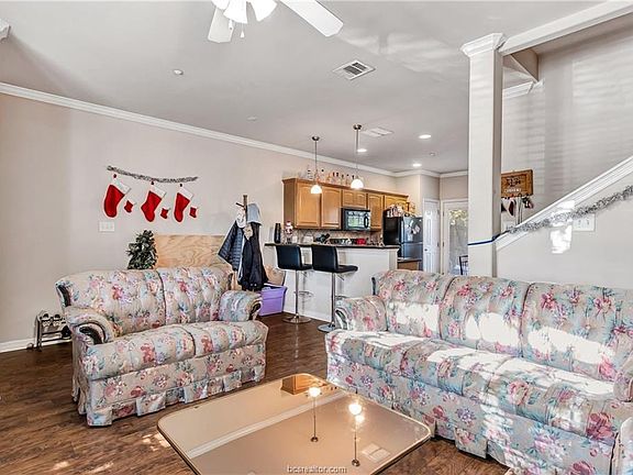 5th image of 305 Holleman Dr #903