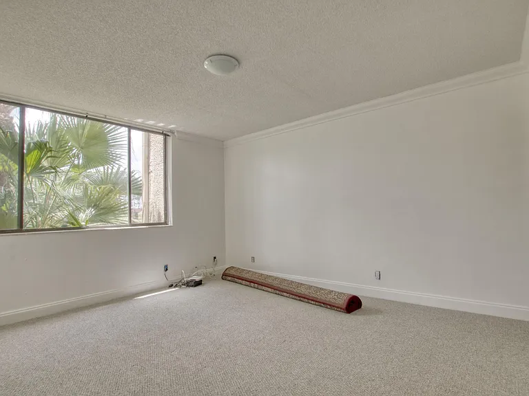 4489 Luxemburg Ct #101 — Photo 8