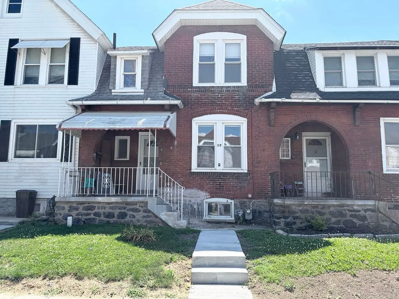 3 bed, 1128 sqft, $1,750 — Photo 1