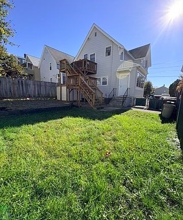 4th image of 97 Crawford St