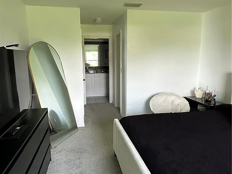 1912 NE 2nd Pl — Photo 13
