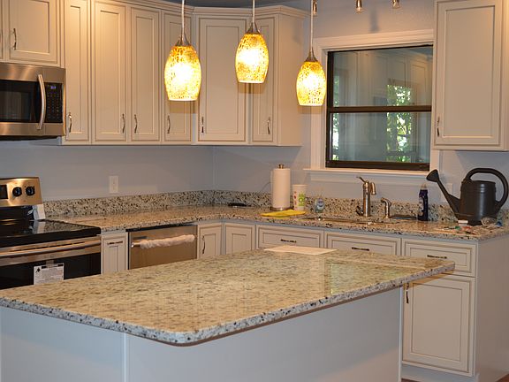 2nd image of 8303 Northumberland Ln