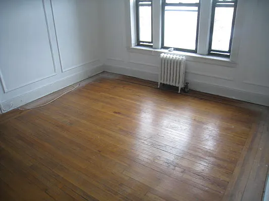 Rented by Alexiou Realty | media 8