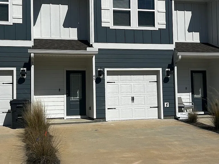 45 Sparrow Ave — Photo 16