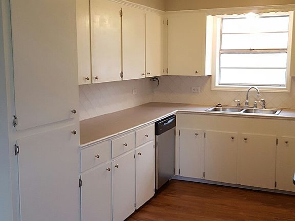 3rd image of 503 Gaynell Dr