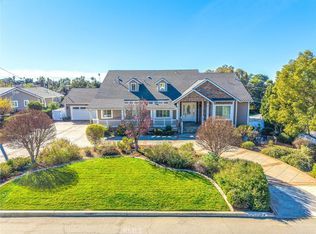 31027 E Sunset Dr N, Redlands, CA 92373