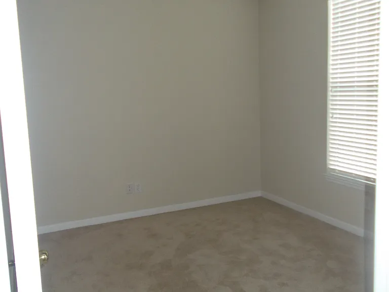 696 Churchill Downs Dr — Photo 19