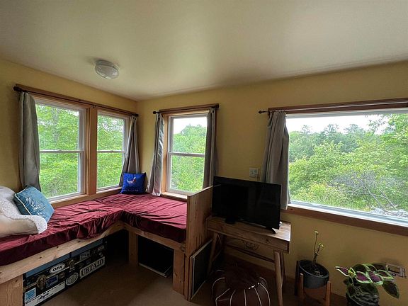 4th image of 88 Stillwater Rd