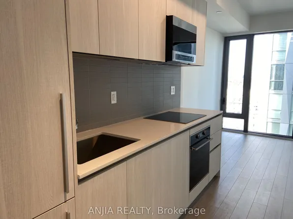 8 Cumberland St, Toronto, ON