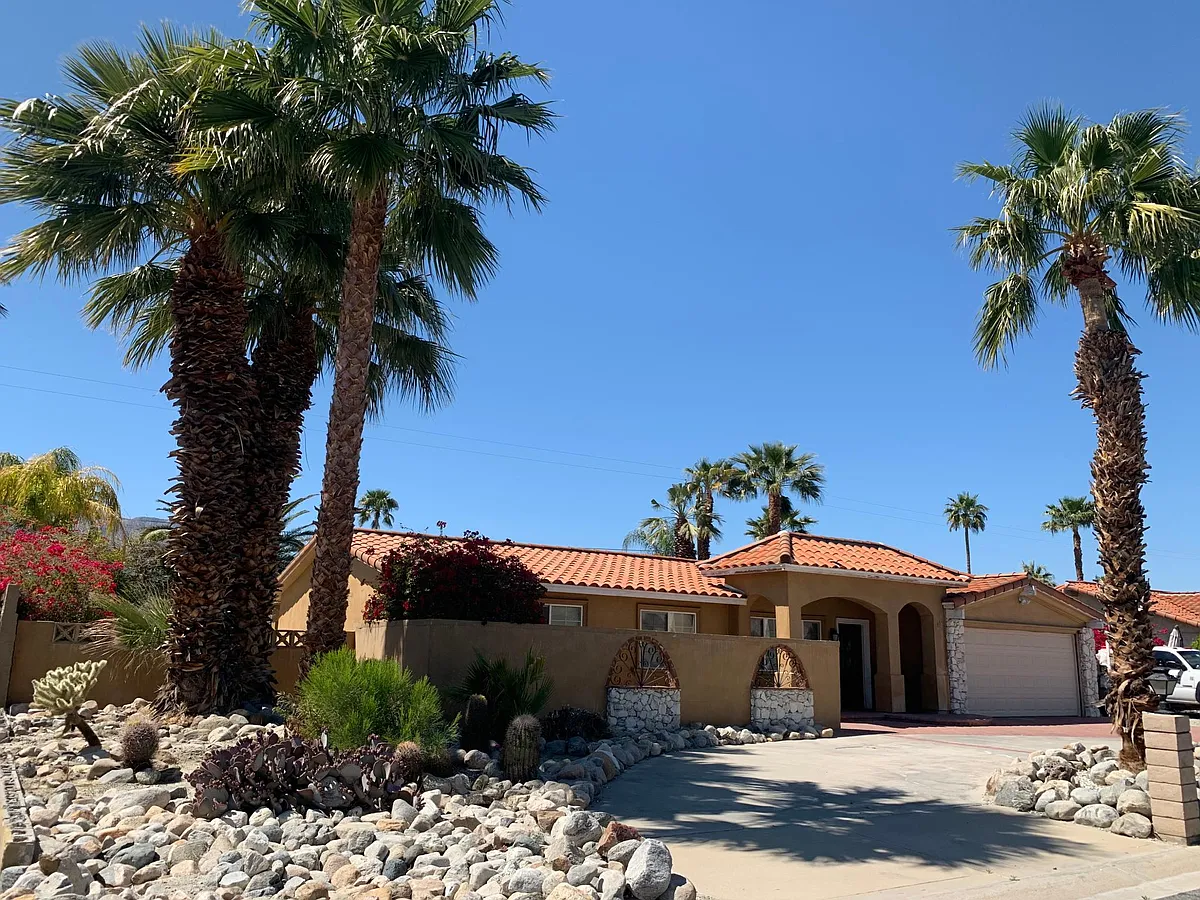 Building Photo - 1851 N San Gorgonio Rd