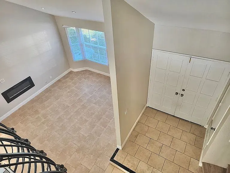 26602 Cortina Dr — Photo 8