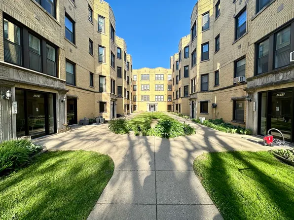 3819.5 N Greenview Ave, Chicago, IL