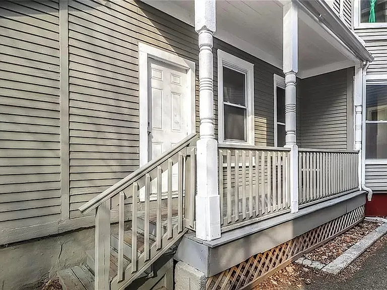 473 Alexander St — Photo 19