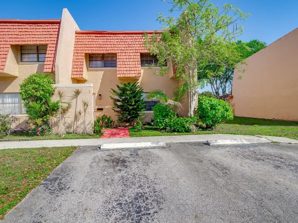 7 Ann Lee Lane, Tamarac, FL 33319