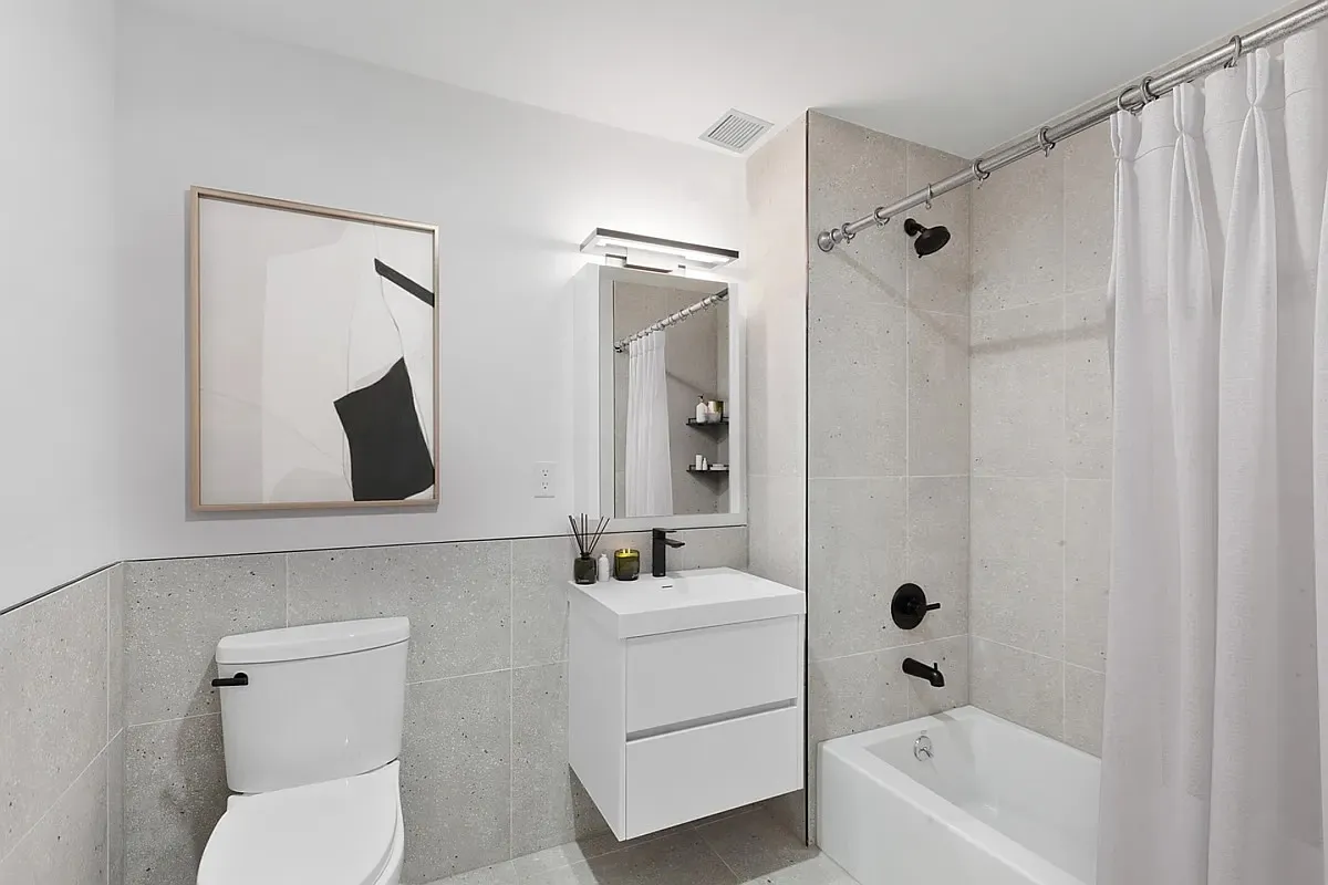 1638 Park Avenue — Photo 4