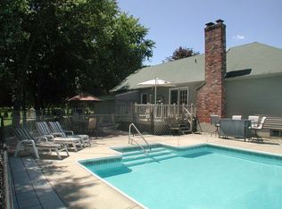 12 Catherine Ln, Suffield, CT 06078