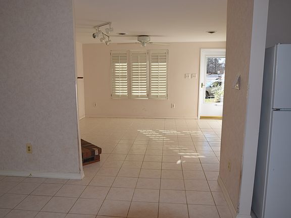5th image of 8724 Pine Top Dr