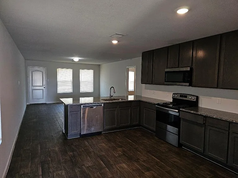 15118 Sorrento Bay Cir — Photo 5