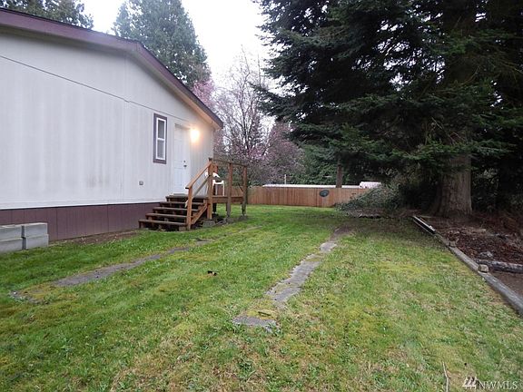 3rd image of 1323 Pilchuck Dr