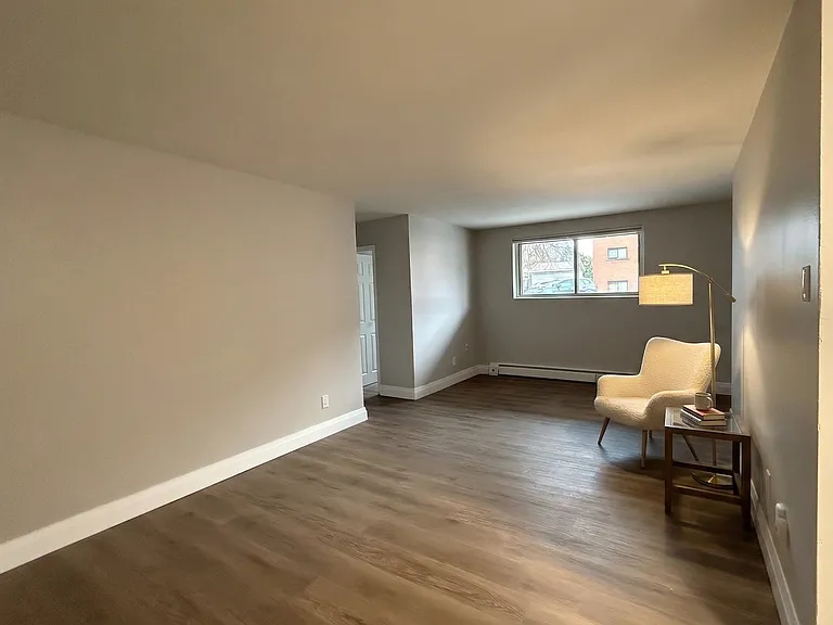 35 Cassino Ave — Photo 4