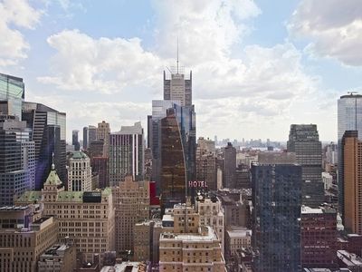 247 W 46th St APT 3903, New York, NY, 10036