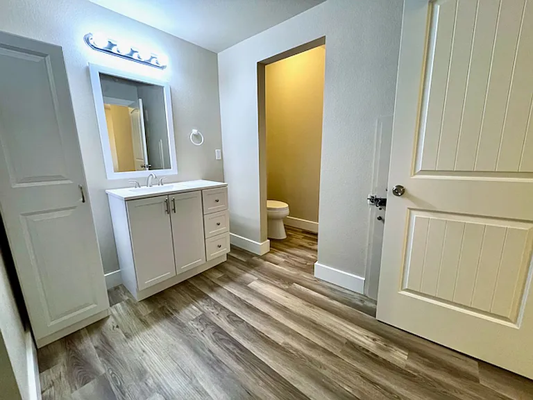 2101 E Willamette / Duplex / LBP — Photo 9
