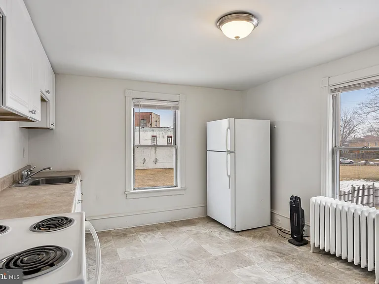 24 W Broad St — Photo 2