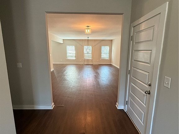 3rd image of 15680 Capstone Blvd